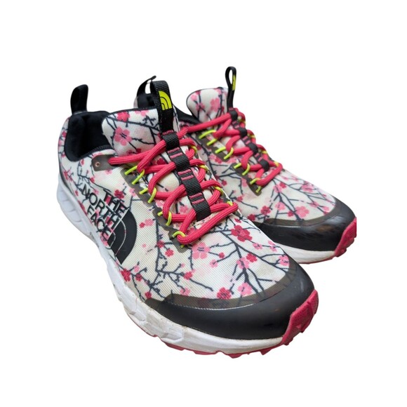 Women's The North Face Spreva Tokyo Cherry Blossom Print Black Size 7 Sneaker - Picture 2 of 12